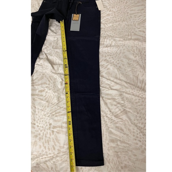 DL1961 Amanda Skinny Jeans - Picture 8 of 8